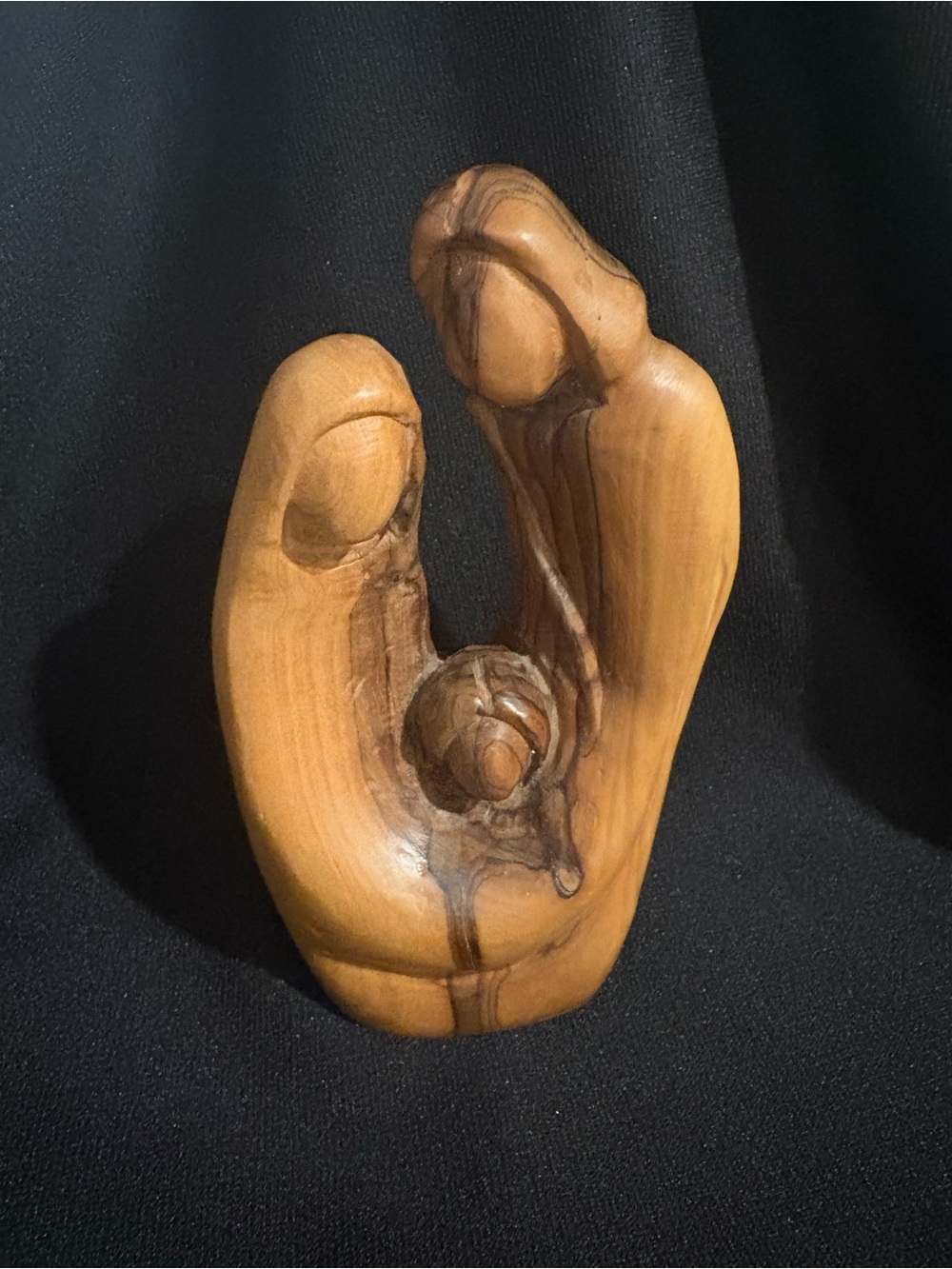 Olive Wood Holy Family Nativity Sculpture Hand Carved in Jerusalem - Picture 7 of 7